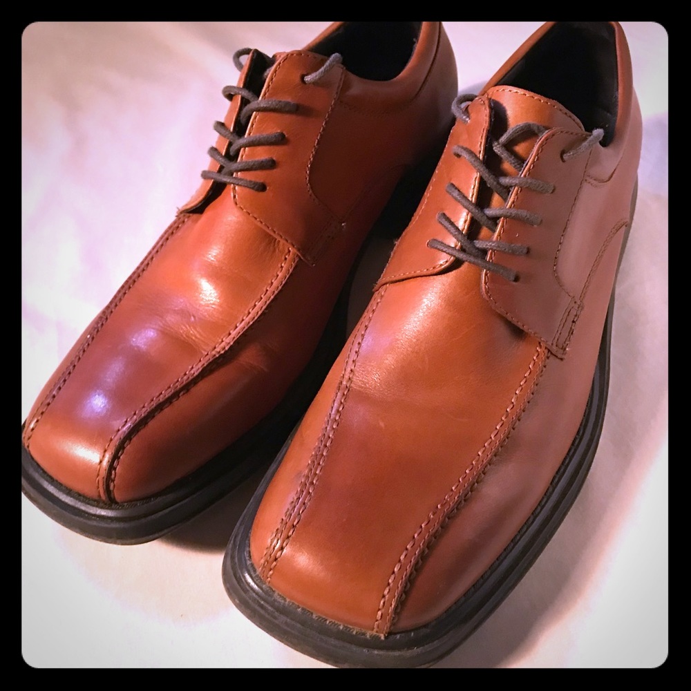 Kenneth Cole  8.5 Brown shoes